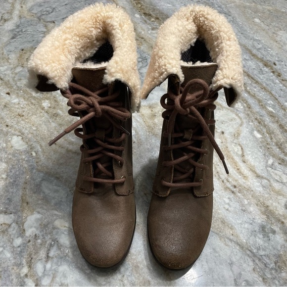 UGG Zea Brown Leather Wedge Boots Women's 9 - Picture 3 of 15
